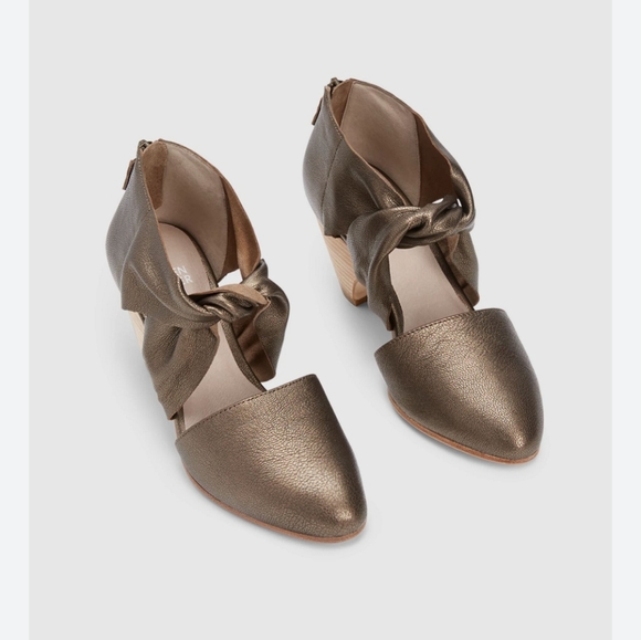 Eileen Fisher 'Mary' Twist Front Metallic Leather Wedge Pump - Bronze - Picture 2 of 16